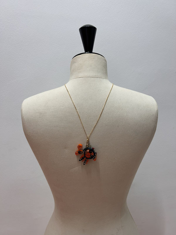 Collier orange