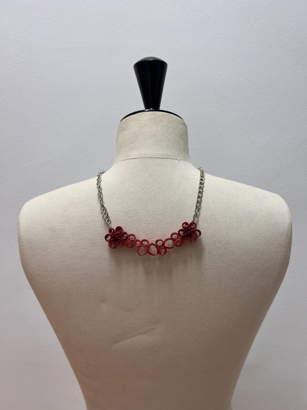 Collier rouge