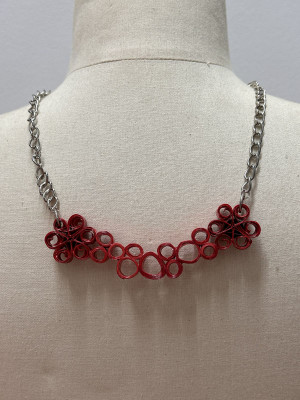 Collier rouge